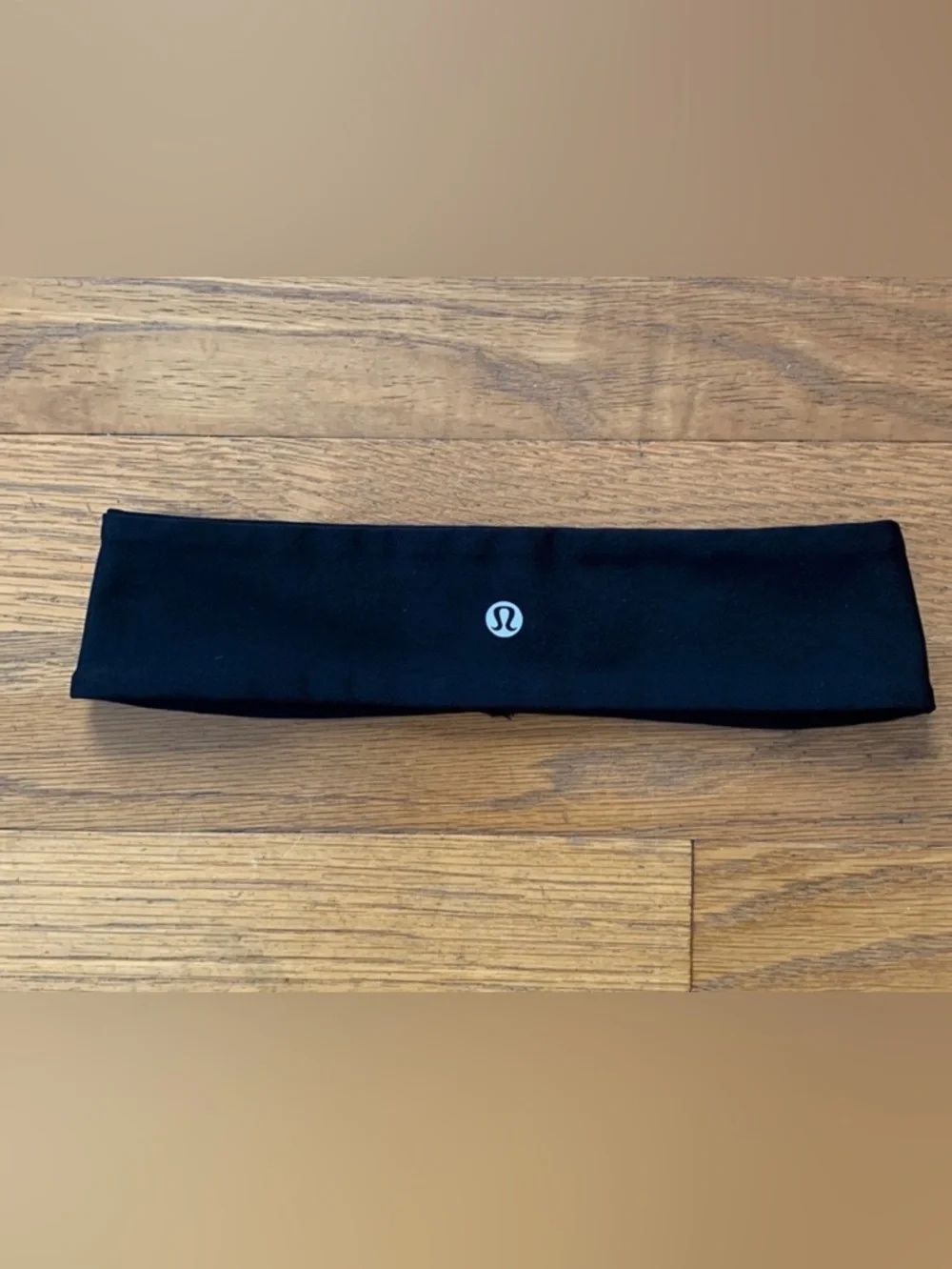 🧘🏻‍♀️Lululemon black fly-away tamer headband.